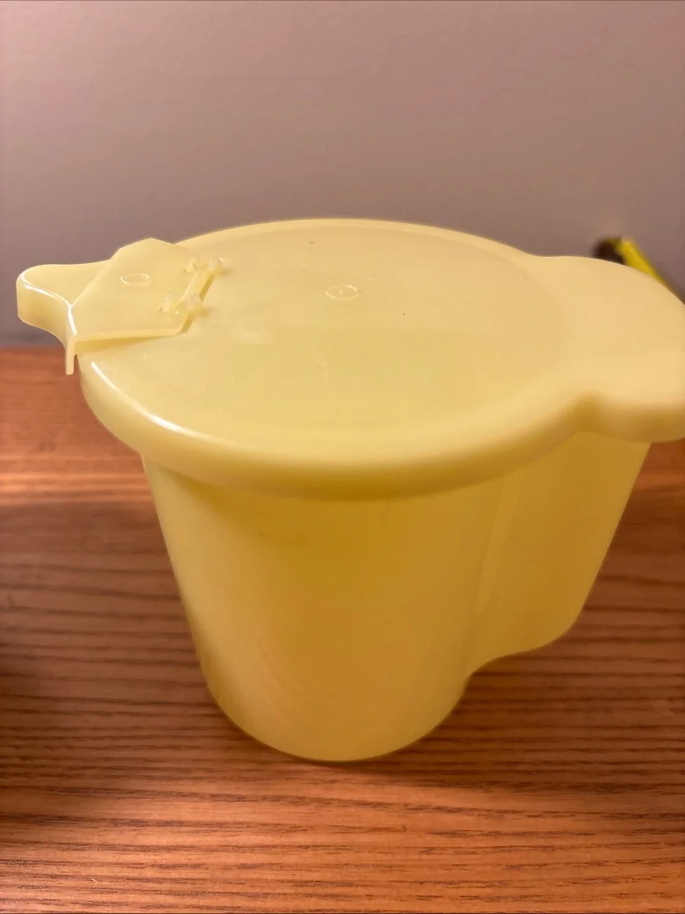 Tupperware Aqua and Yellow Pouring Cups with Flip Spouts